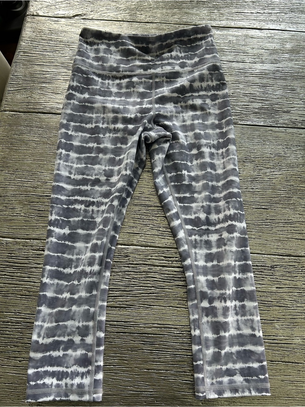 Athleta Elation printed Tahiti muted capris
